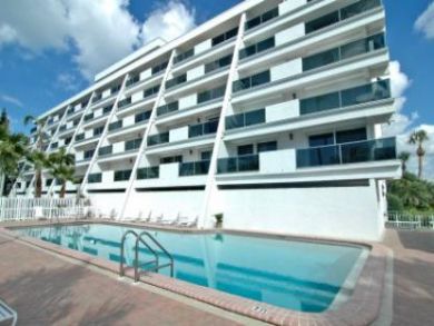 A few steps to the beach Anna Maria Island Vacation Condo 26ft Balcony